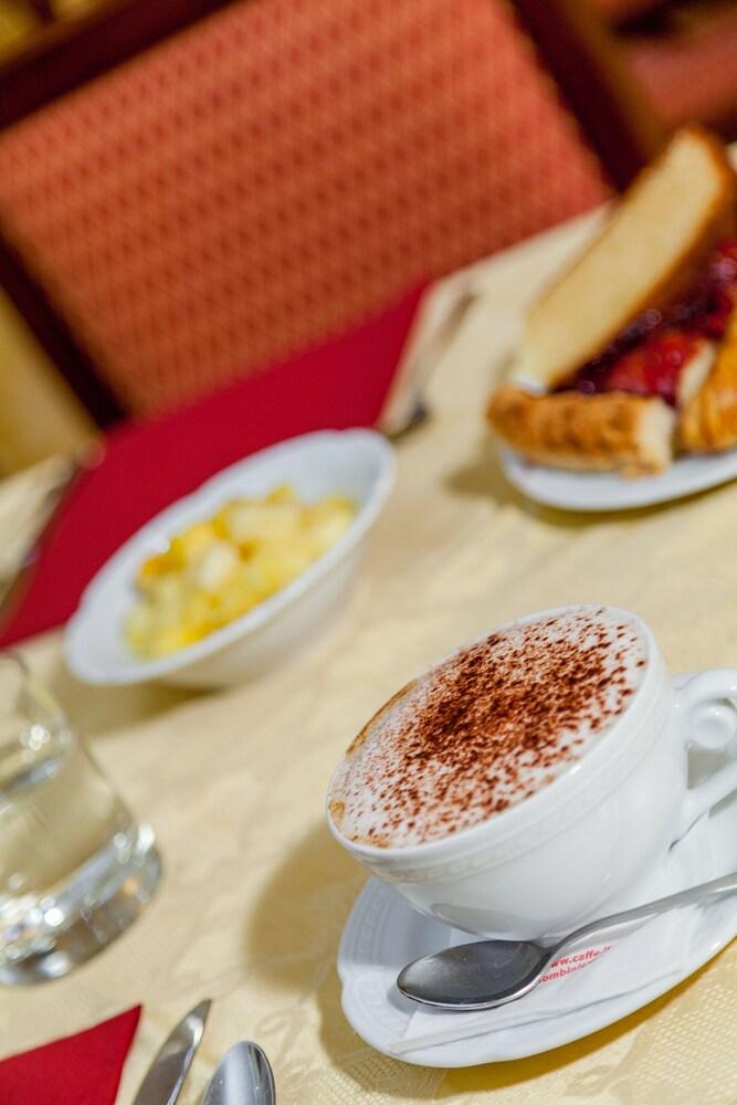 Hotel Regina Elena 4*